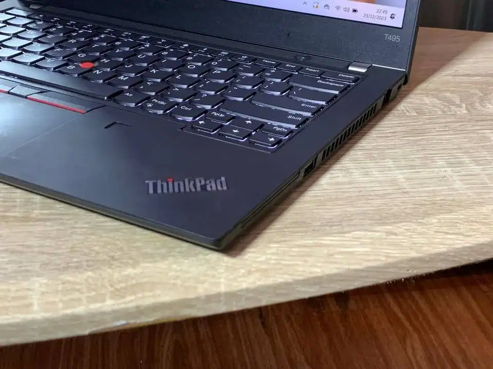 Laptop Second Harga 3 Jutaan VGA Vram 2GB Lenovo Thinkpad T495