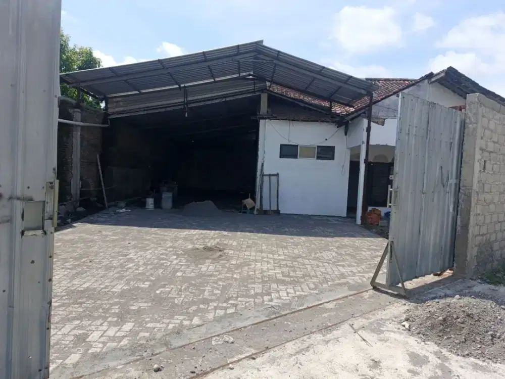 Gudang Plus Rumah Area Jalan Imogiri Timur Cocok untuk MBG Dekat ISI