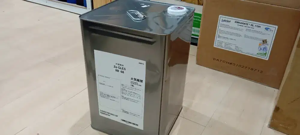 Oli Hitachi Ze glass