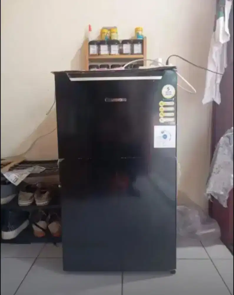 KULKAS 1 pintu kondisi istimewa