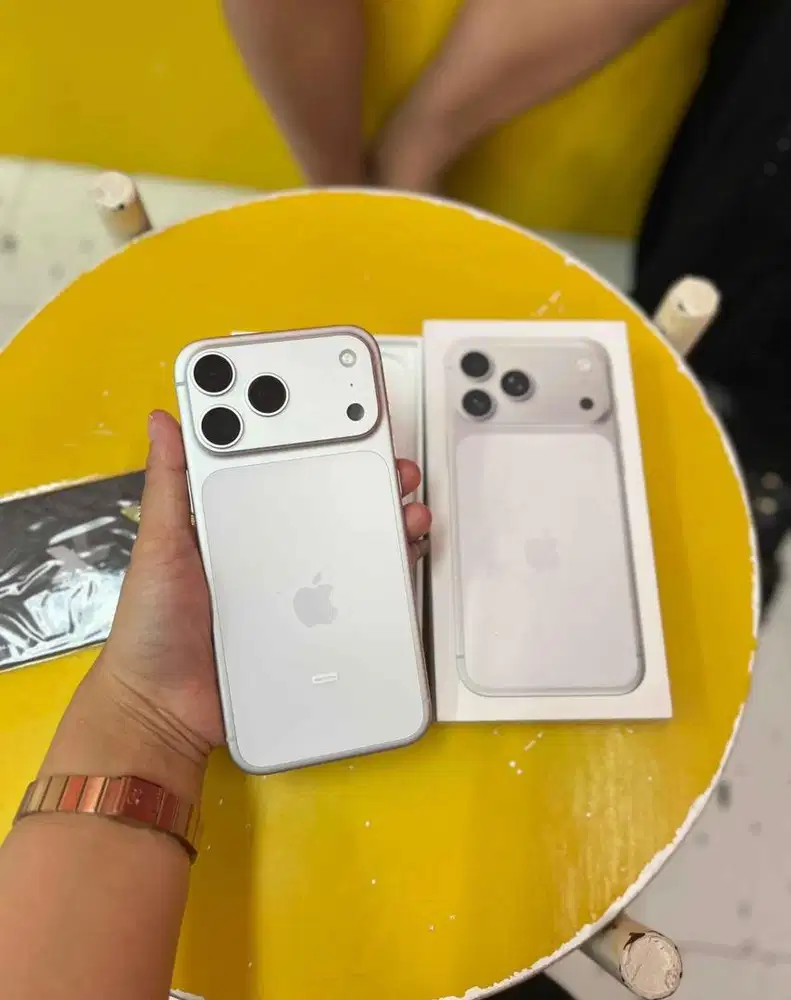 IPHONE 17 SERIES BNIB IBOX RESMI SEGEL GREENPEEL