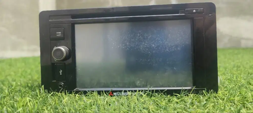 Headunit Copotan Mitsubishi Expander Ultimate 2018 Kondisi fisik mulus