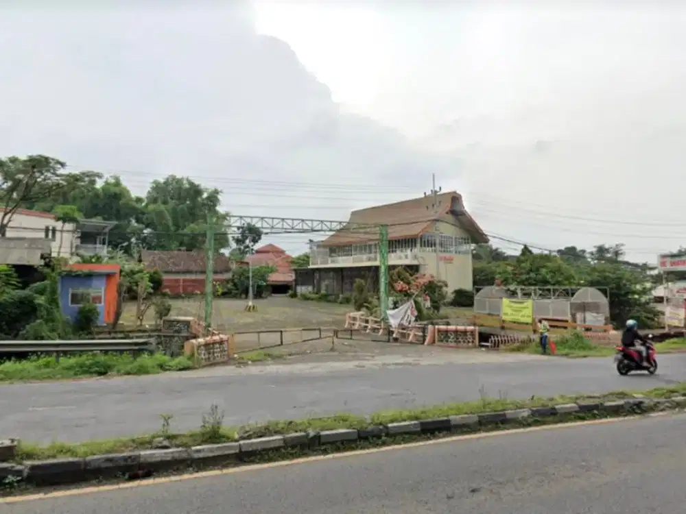 RUMAH USAHA EX RESTO DI 0 JALAN RAYA PURWODADI, SEBERANG PERSIS KEBUN RAYA PURWODADI