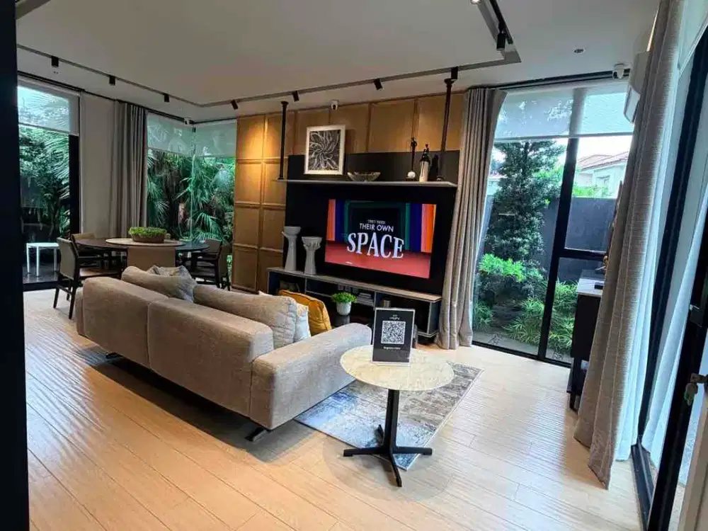 Dijual Rumah Premium / Lantai 4 Kamar diKarawaci Full Furnished