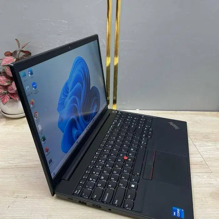 Laptop Lenovo Thinkpad E15 Core i7-1167 G7 Ram DDR4 15inch N-ETM