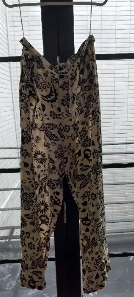 Brand new with tag original Mango celana panjang size L