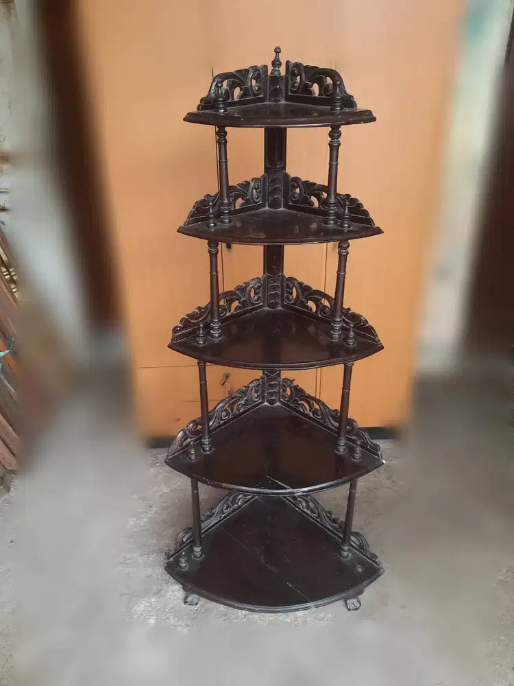 Rak Susun Sudut jati ukir