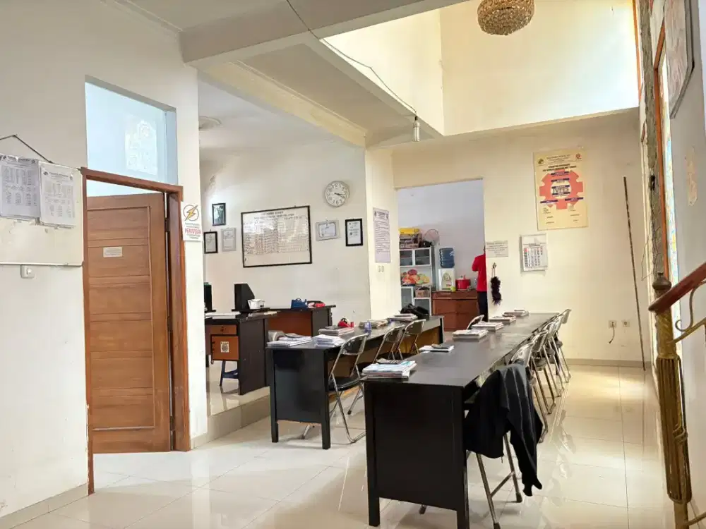 Dijual Rumah 2 Lantai di Komplek Graha Indah Sukaraja