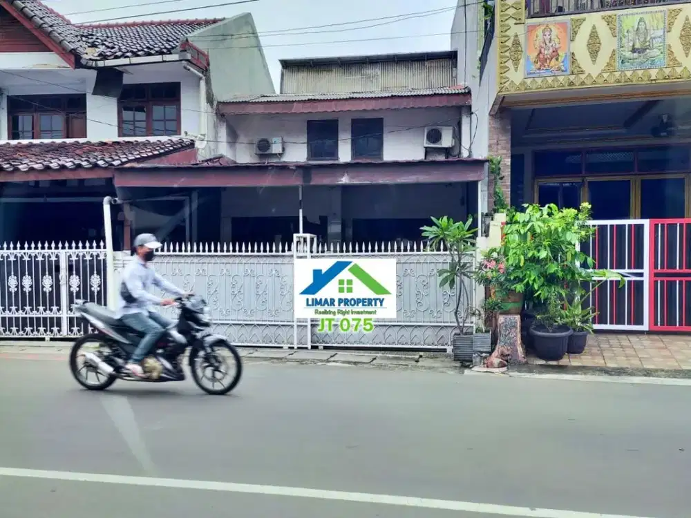 Rumah 2 Lantai Siap Huni dan Strategis di Duren Sawit, Jakarta