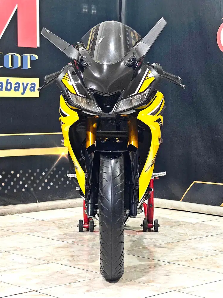 R15 V3 Yellow edition limited km18rb mewah.Anugerah motor rungkut