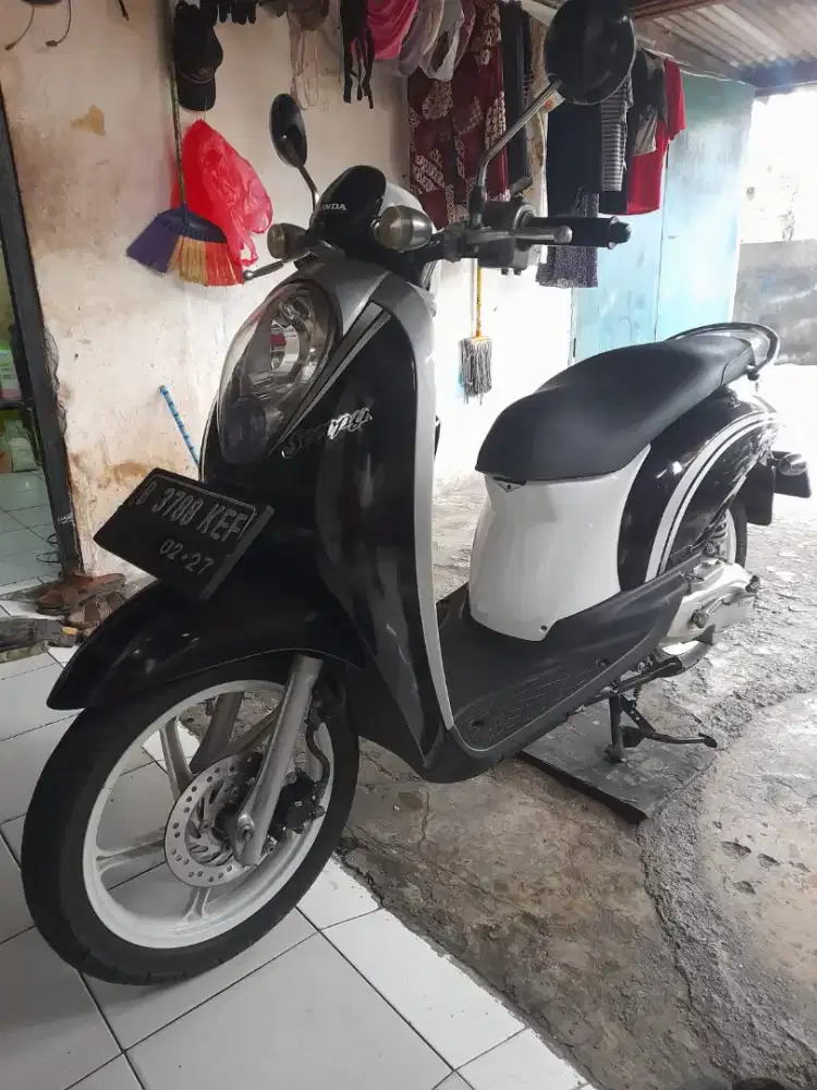 DIJUAL HONDA SCOOPY TAHUN 2011
