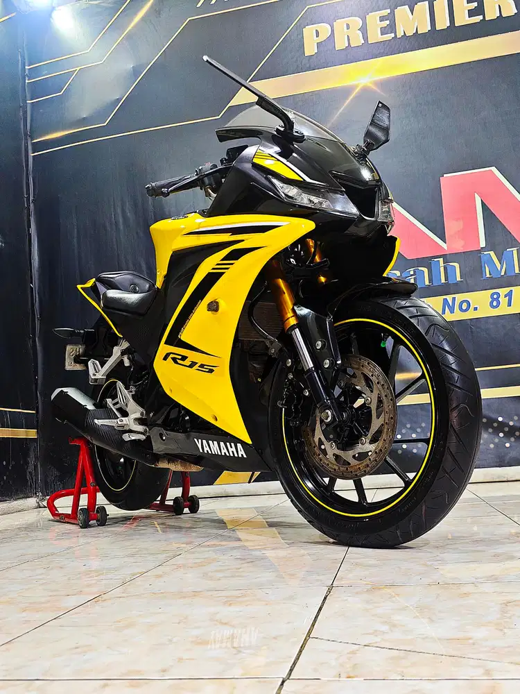 R15 V3 Yellow edition limited km18rb mewah.Anugerah motor rungkut