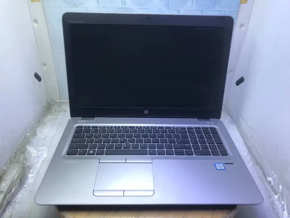 HP ELITEBOOK 850 G3 I7 6600U 8GB RAM 128GB SSD CAM RADEON R7 M350 MULU