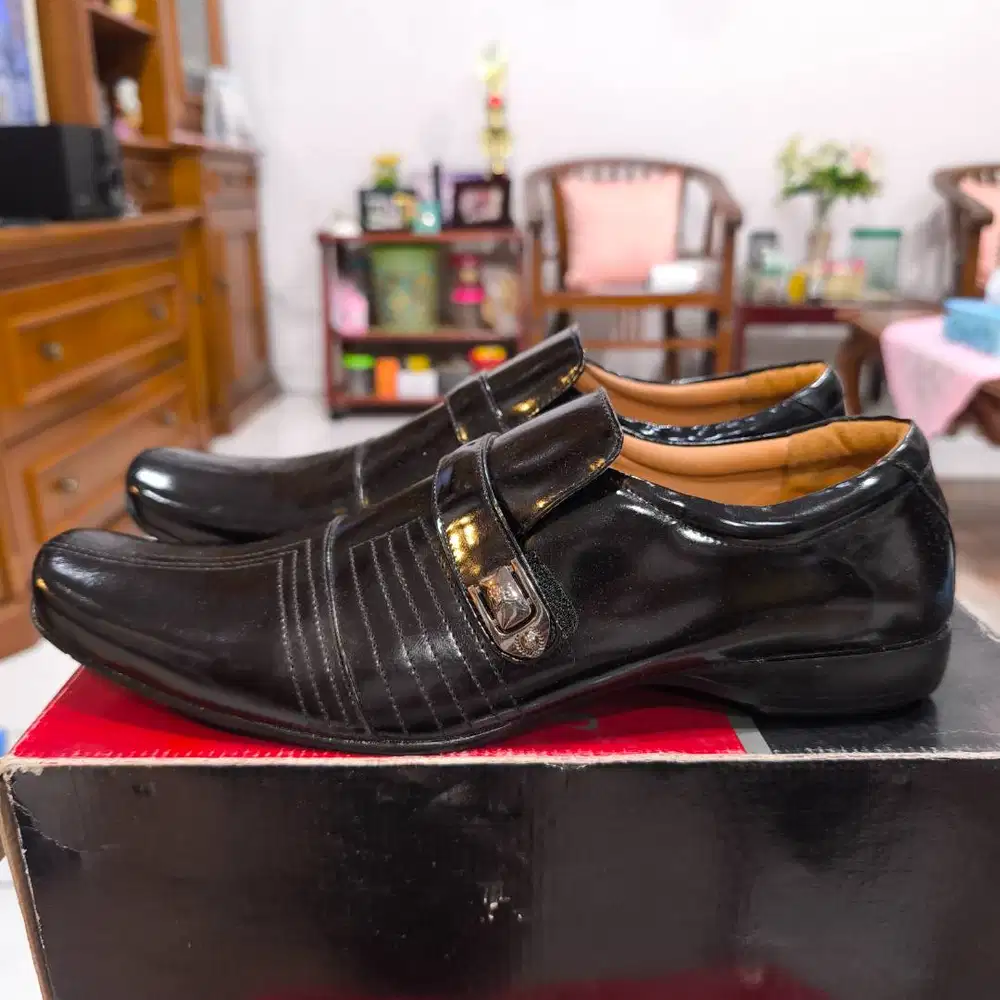 Sepatu Pantofel Justin Otto GE316 Warna Hitam Size 41