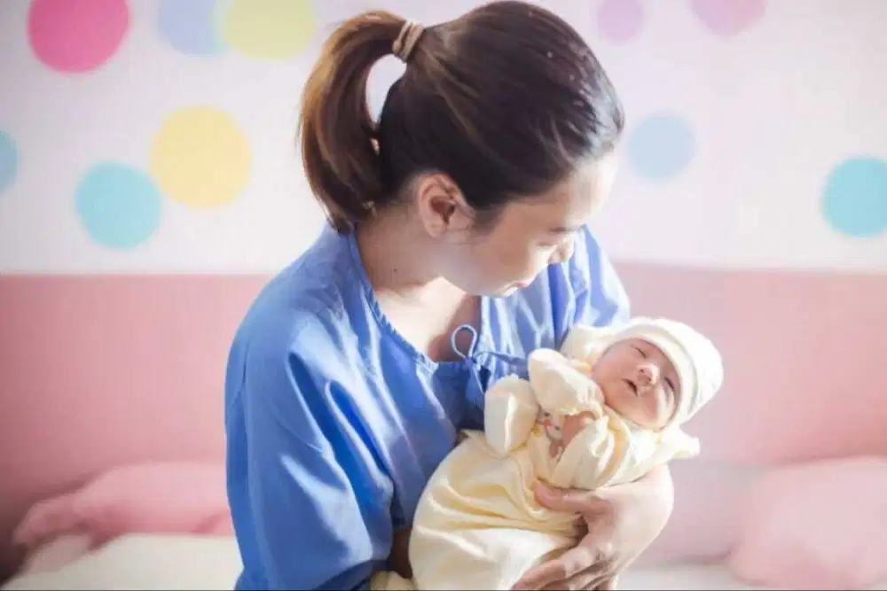 Dicari Pengasuh Bayi dan untuk bersih bersih rumah