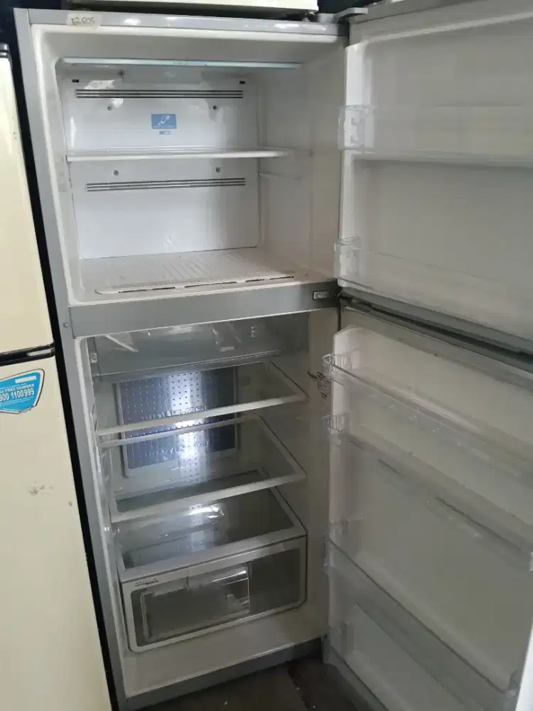 lemari es Hitachi Jumbo