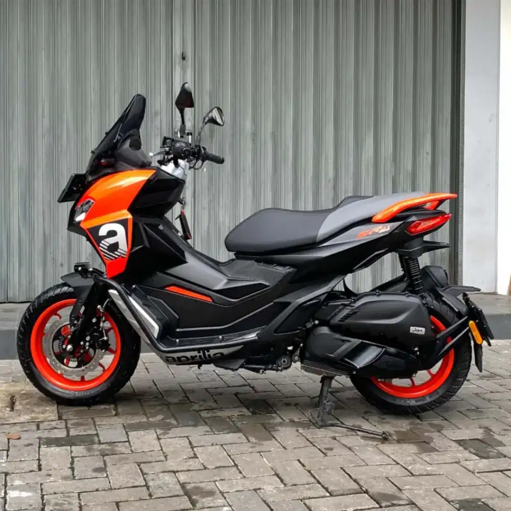 Matic Aprilia SR GT 200 th 2024 Km 2rb Like New Modif Turing Siap Gas