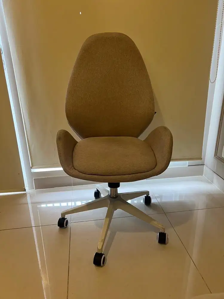 Informa Zarina Kursi Kantor - Cream