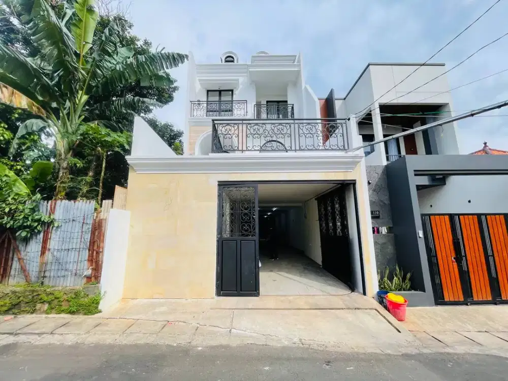 RUMAH MEWAH LOKASI STRATEGIS DENGAN  PRIVATE POOL DAN PRIVATE SECURITY DI MOH.KAHFI, JAKARTA SELATAN
