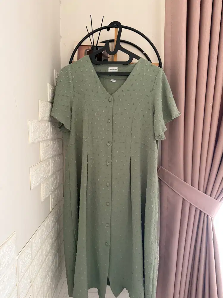 Preloved - Dress Hijau Sage - 50K - Size XL