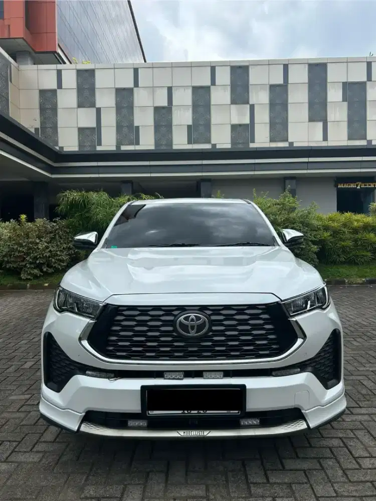 Toyota Zenix V Hybrid Modelista 2023