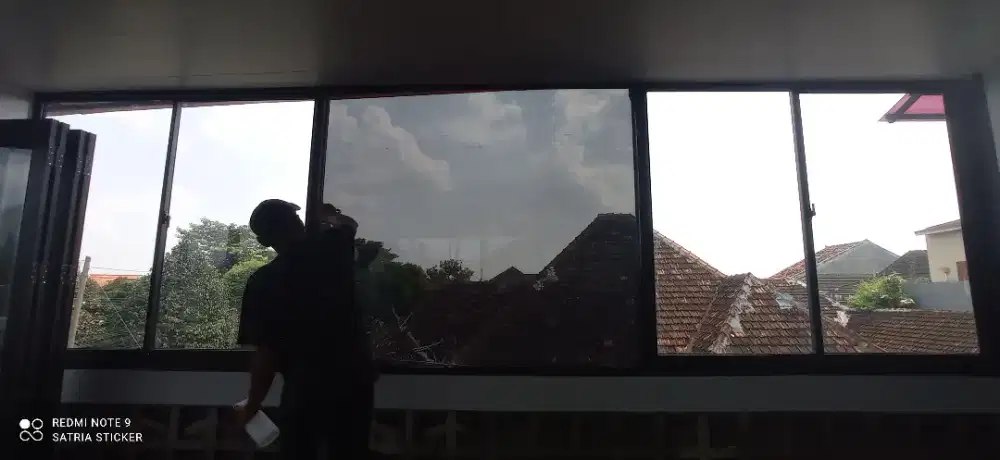 Spesialis kaca film perumahan tolak panas uv kacafilm kantor & pabrik