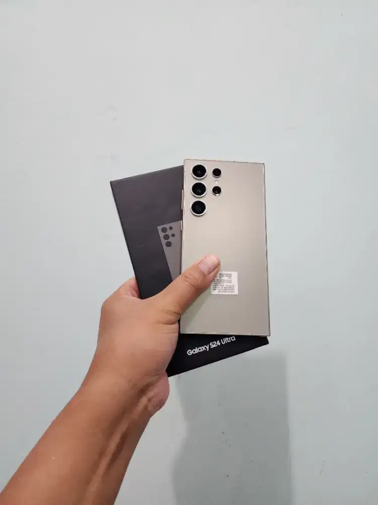 Samsung S24 Ultra 256 (Like New)