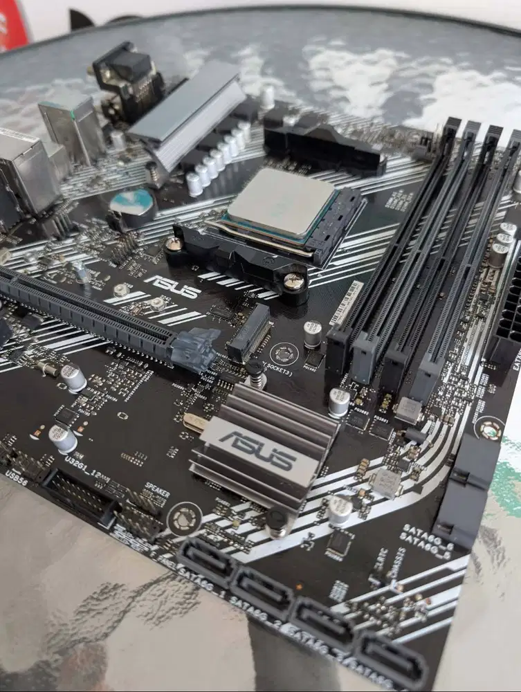 ASUS B450M ryzen 7 5700G nvme 256gb