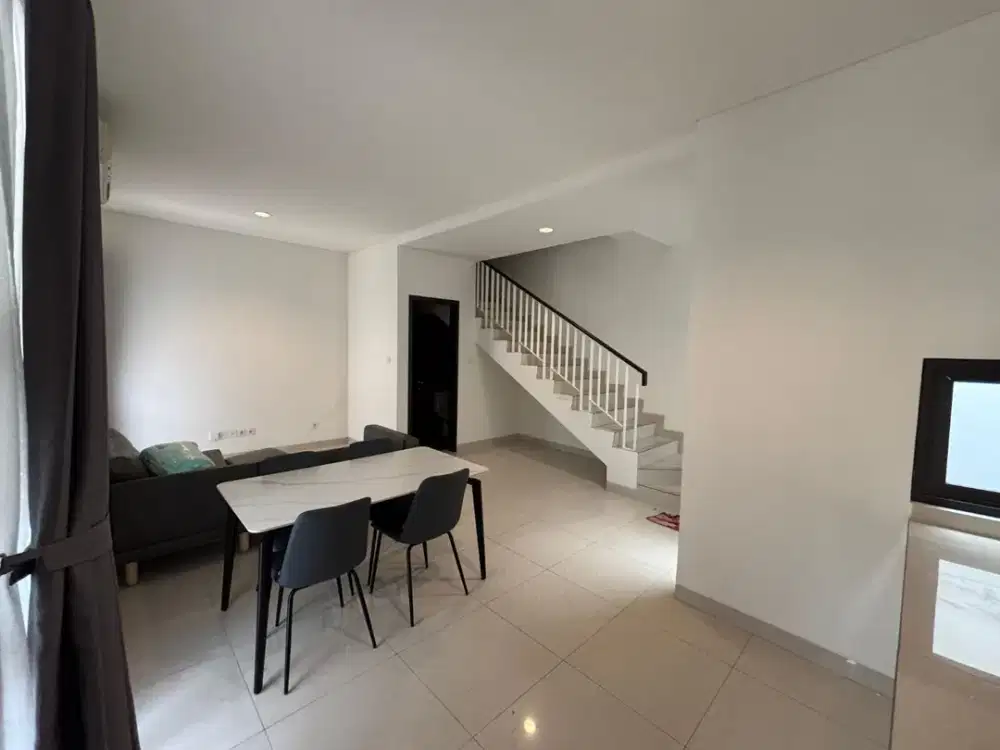 Rumah Attic Furnished Di Wisteria De Maison, Ujung Menteng, Cakung, Jakarta Timur.