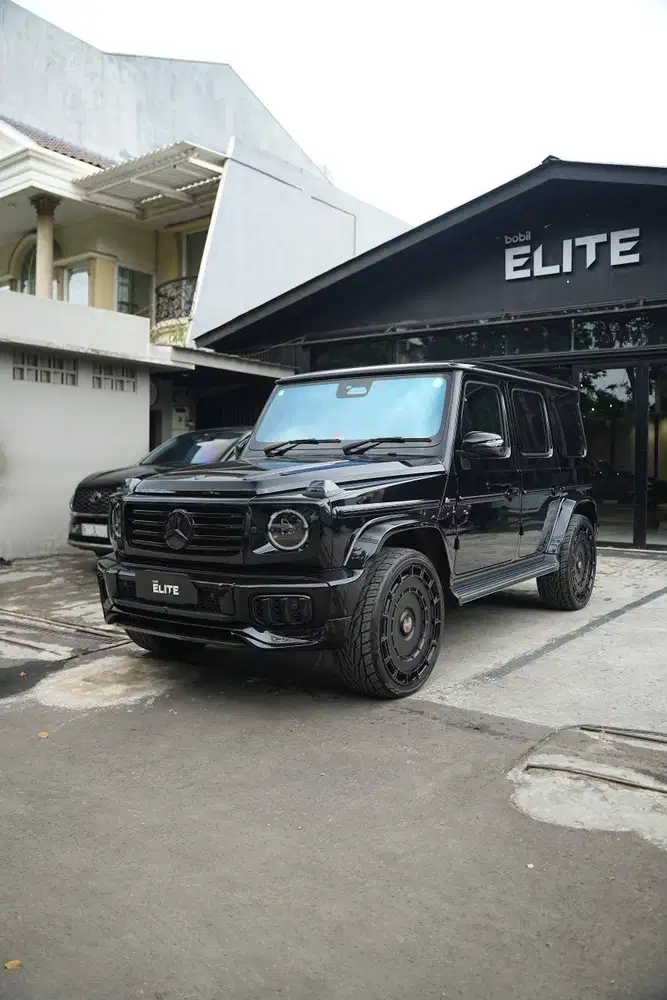 NIK 2025 Mercedes-Benz G450d Obsidian Black Metallic