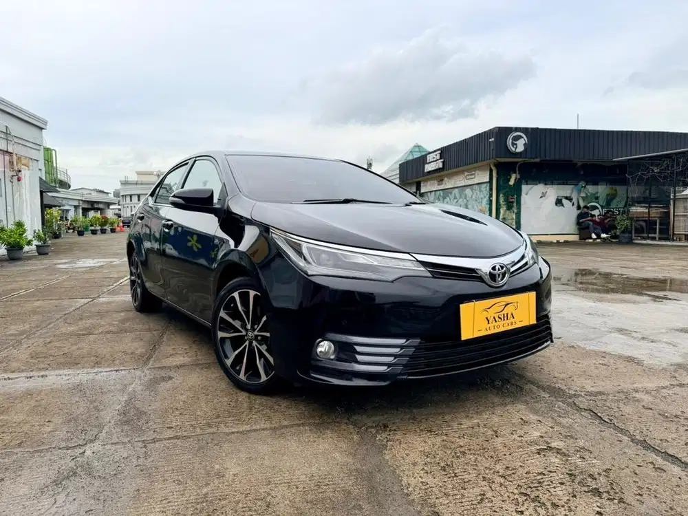 Toyota Altis V 2017 2018 AT Hitam Kilometer Rendah Tangan Pertama