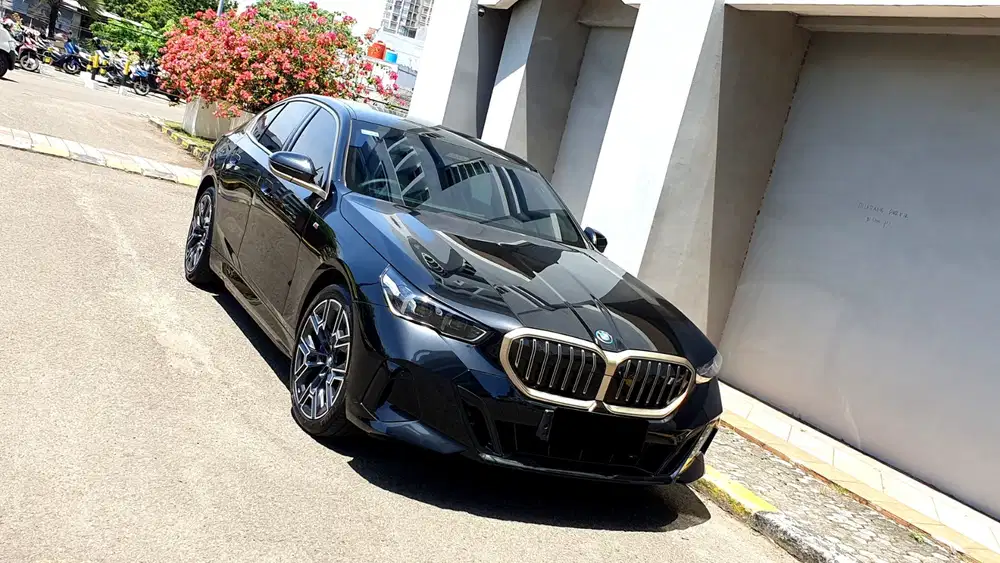 BMW i5 eDrive 40 M Sport G60 Black On Brown NIK 2024