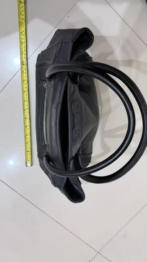 Tas Wanita Hitam Bahan Kulit