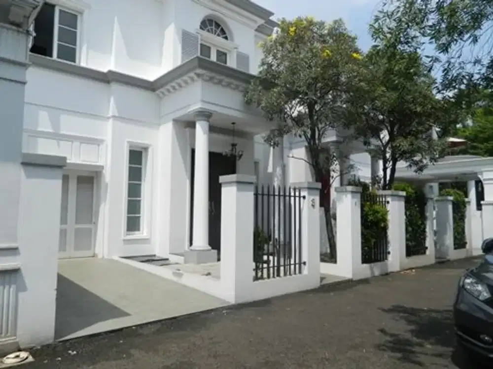 Disewa Rumah Cantik Mewah Dalam Townhouse, Pakai Kolam Renang, Area Tenang dan Elite Bangka Jakarta Selatan