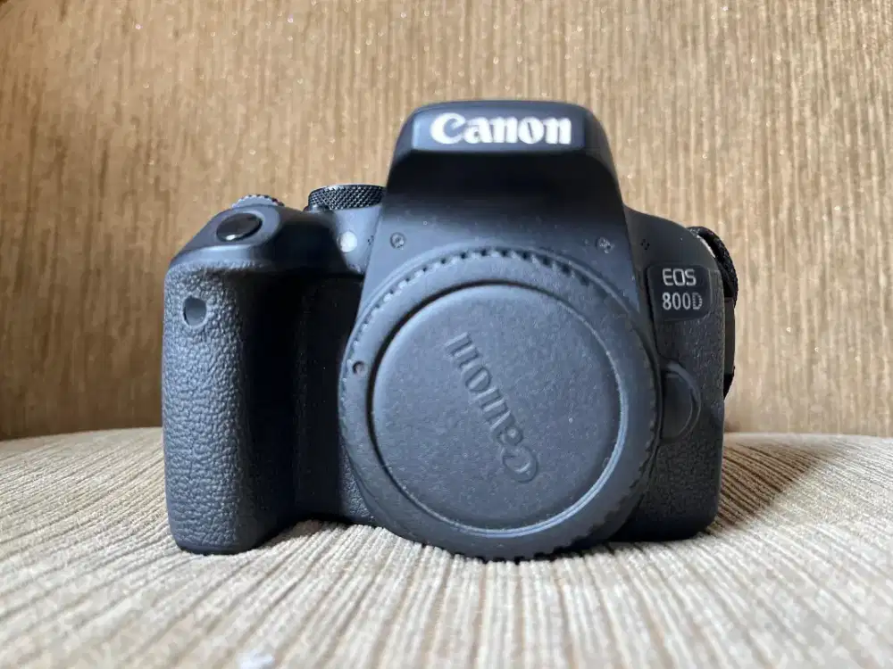 Canon EOS 800D Kit 18-55mm STM - Mulus, Normal, Siap Pakai!