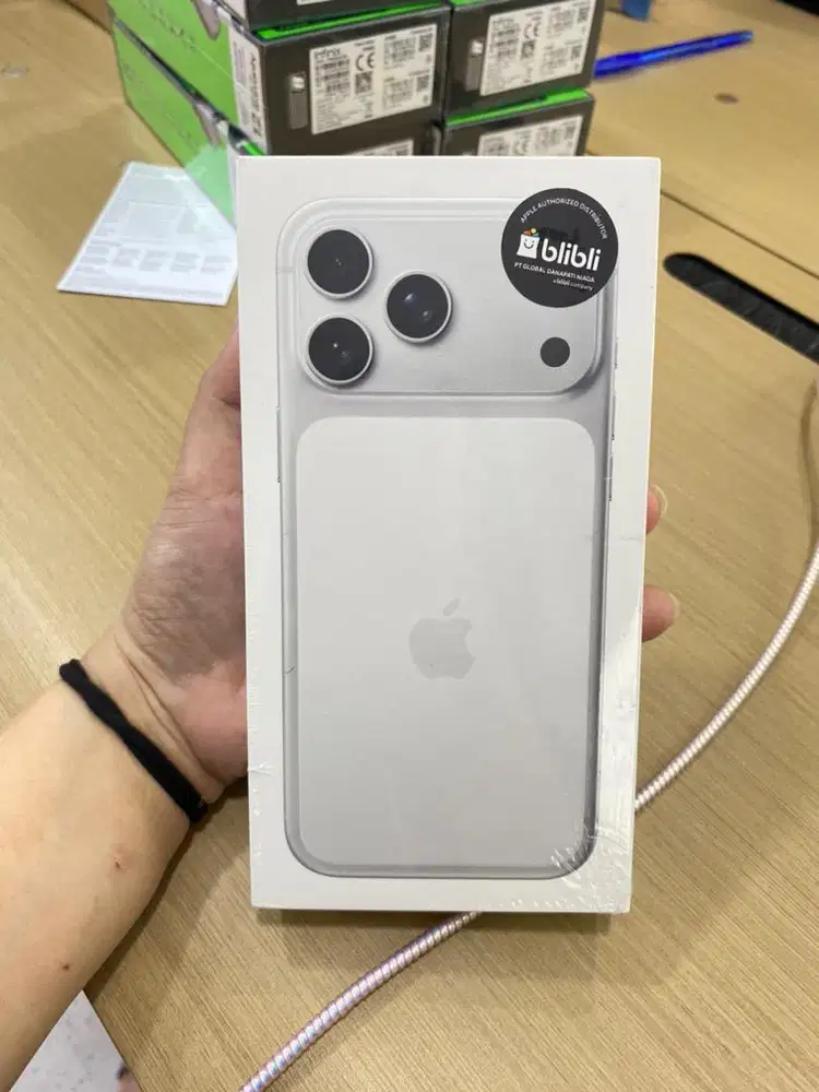 IPHONE 17 PROMAX 256GB SILVER