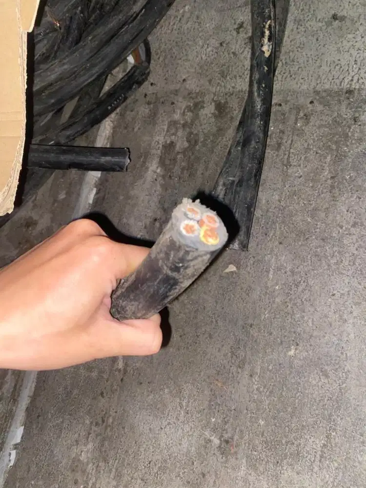 Kabel listrik supreme 4x35mm