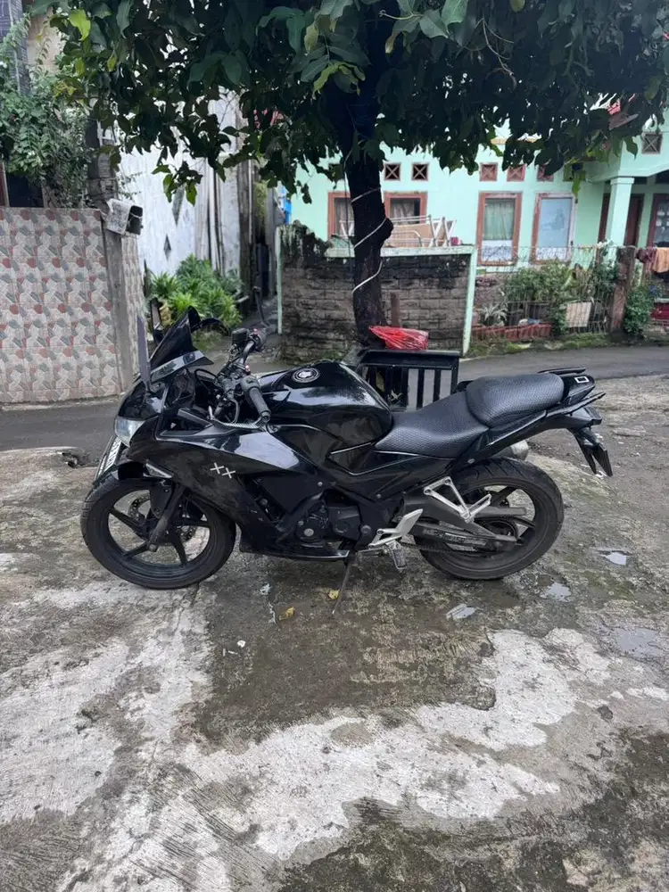 Honda CBR 150 2015 Mulus – Surat Lengkap