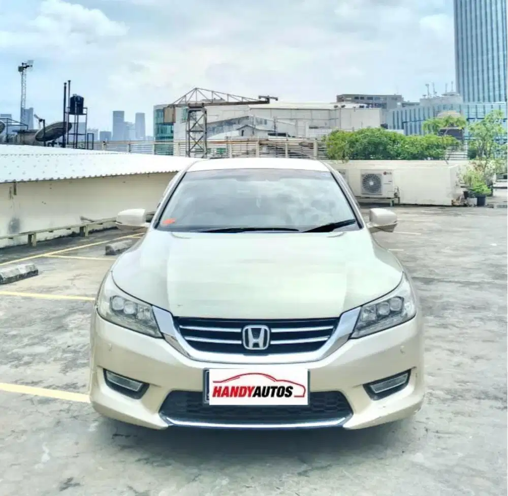 Honda Accord VTIL Tahun 2013 Automatic Kuning Muda Metalik
