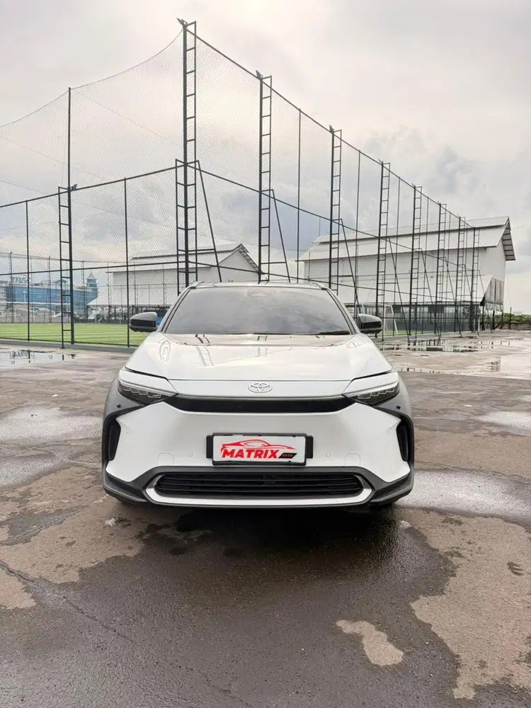 Toyota BZ4X 2025 Nik23 white on black Siap pakai