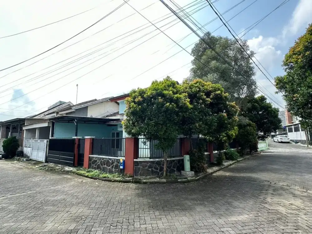 DIJUAL RUMAH SAXOPHONE KOTA MALANG POSISI HOOK COCOK UNTUK KOST DEKAT KAMPUS UMM