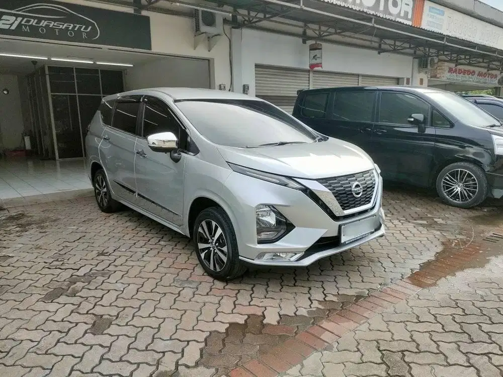 NISSAN LIVINA VL AUTOMATIC 2019/2021 SILVER