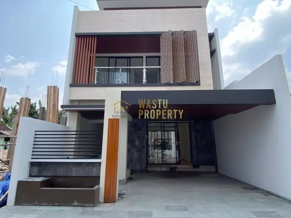 DIJUAL RUMAH MEWAH 2 LANTAI DENGAN KOLAM RENANG DI JALAN PALAGAN