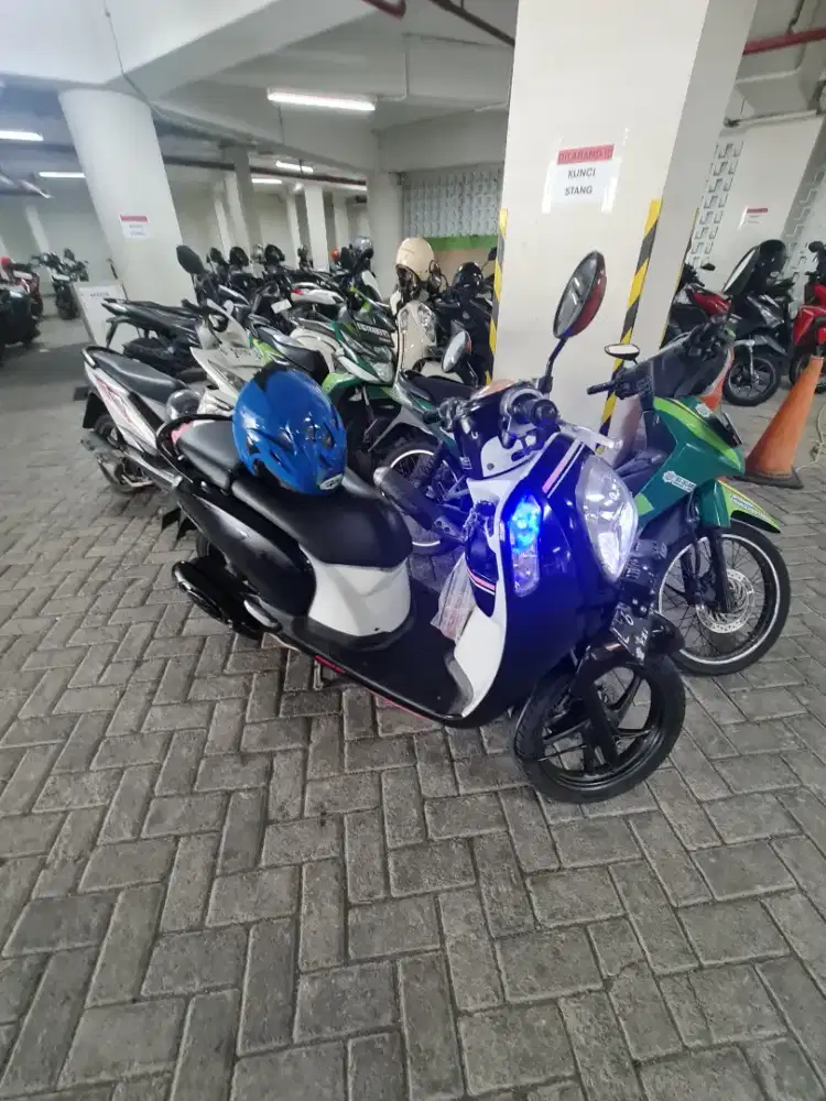 Scoopy 2016 warna hitam