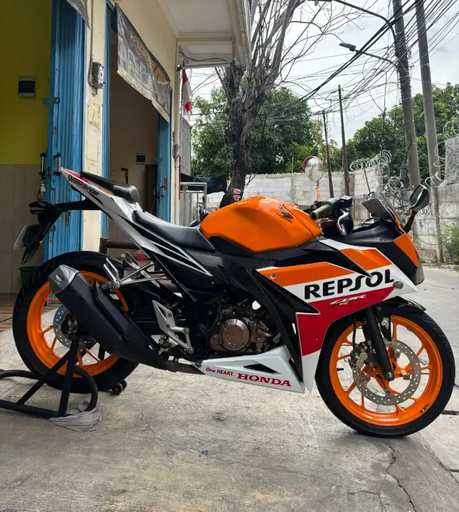 HONDA CBR 150R FACELIFT - KM 17.200