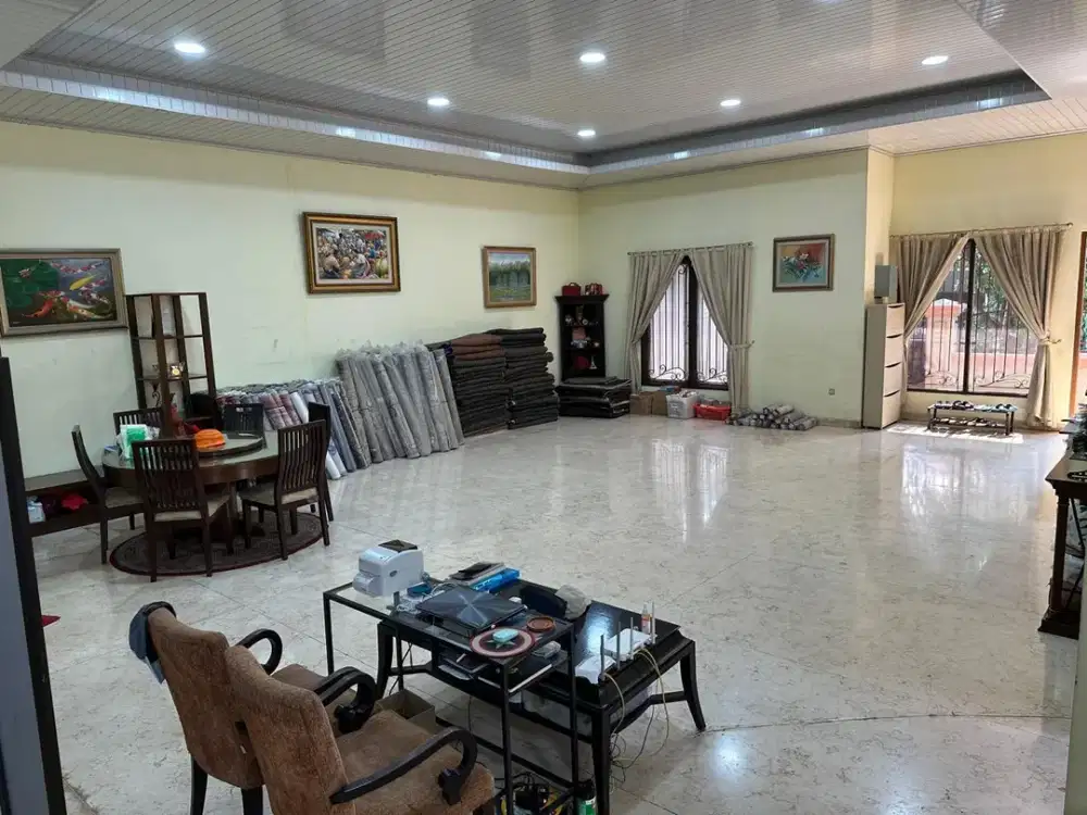 Dijual Rumah Strategis TURUN HARGA - Taman Surya Jakarta Barat