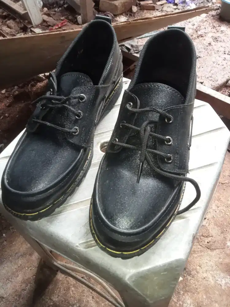 Sepatu docmart pria wanita likenew