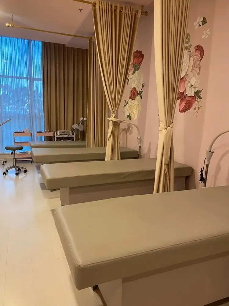 bed facial/ bed eyelash / bed salon