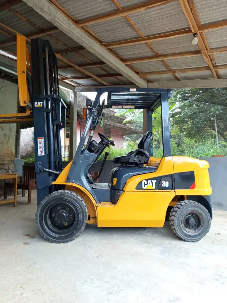 Forklift 3 Ton 2020 Caterpillar Istimewa