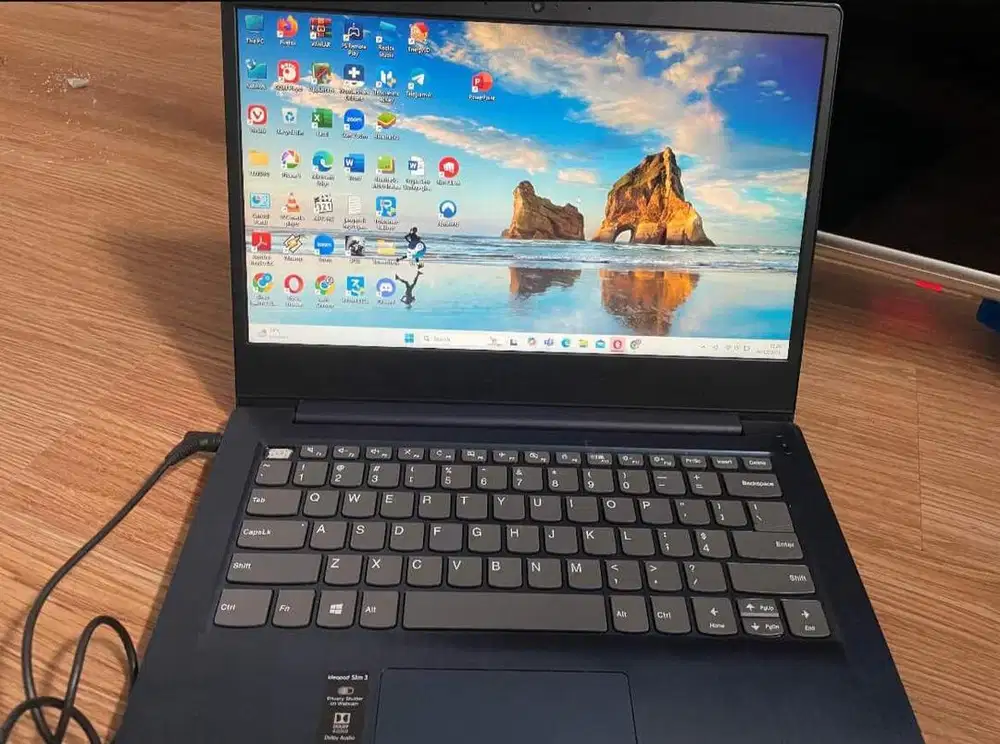 Laptop Lenovo Ideapad Slim 3